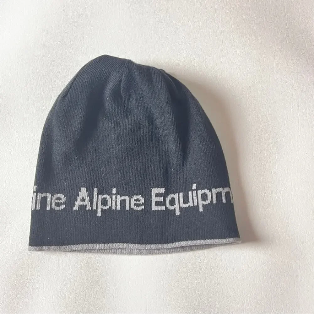The Northface High Line Reversible Cold Weather Winter Beanie Onesize